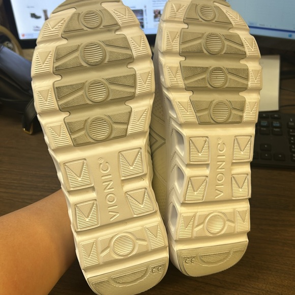 Vionic Women's Captivate - Picture 4 of 5